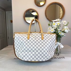 Louis Vitton Authenticated bag